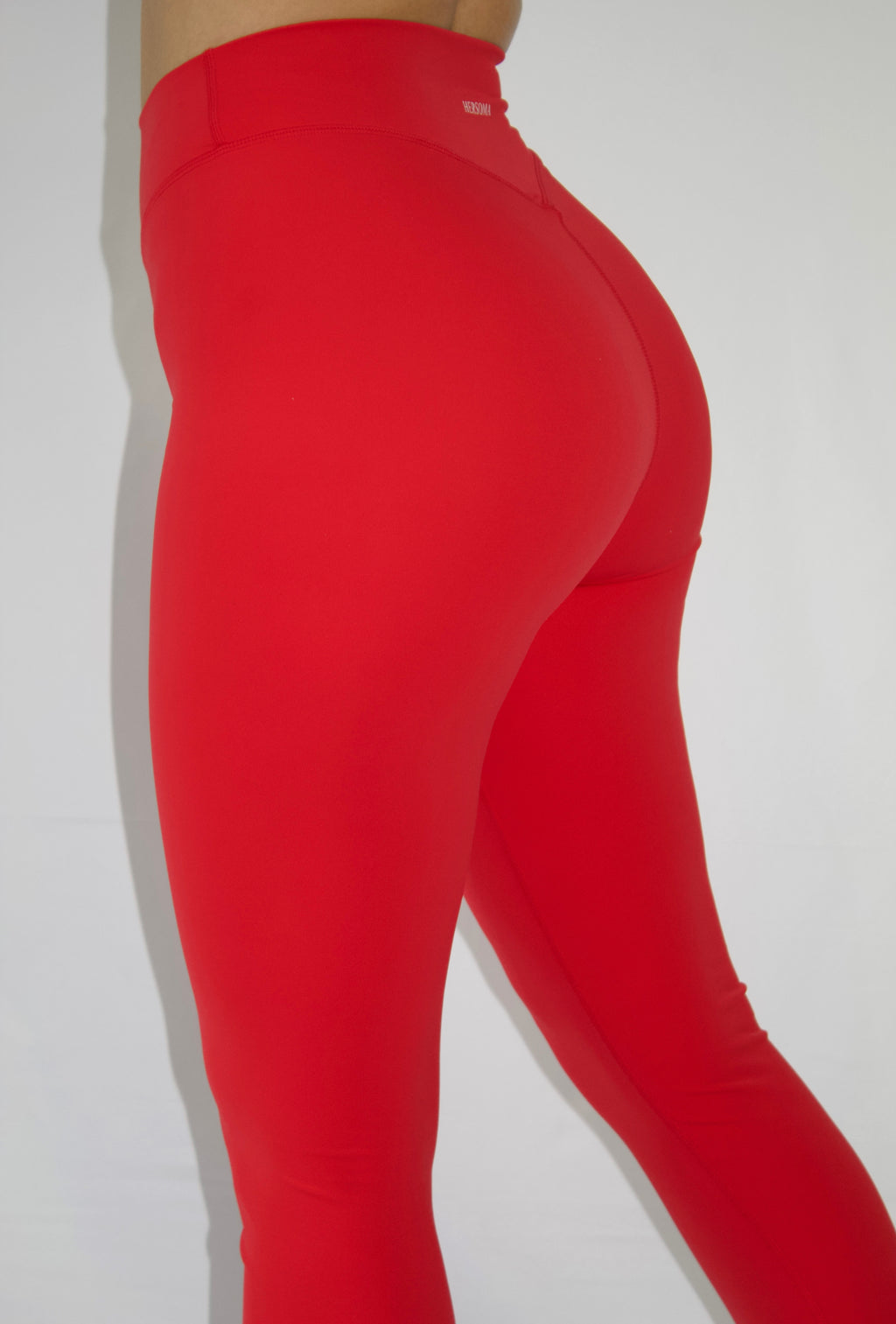 SoftEra™ - High-weisted leggings in Cherry Red